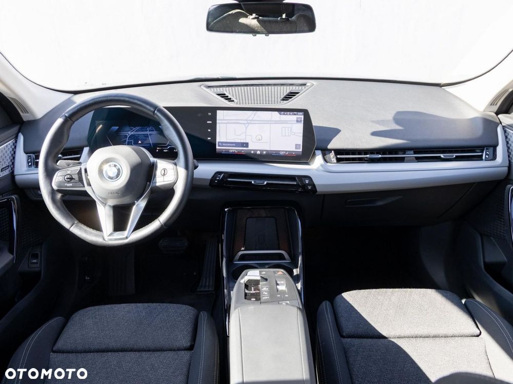 BMW iX2 - 10