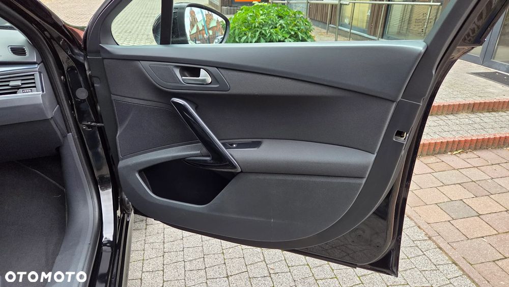 Peugeot 508 BlueHDi FAP 180 Automatik Stop&Start Allure - 32