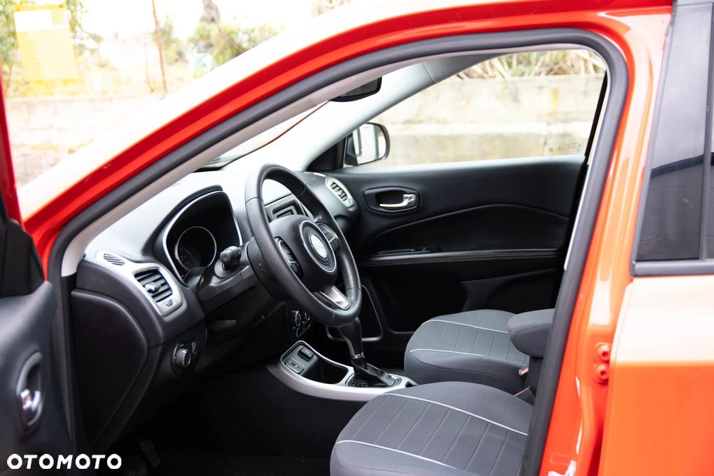 Jeep Compass - 10
