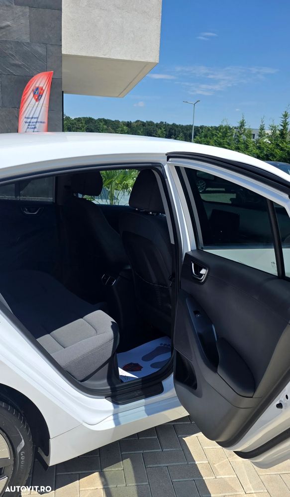 HYUNDAI Ioniq 2021 — imagine 30