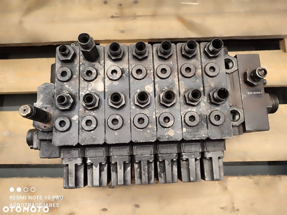 Rozdzielacz hydrauliczny REXROTH R917007235 - 5