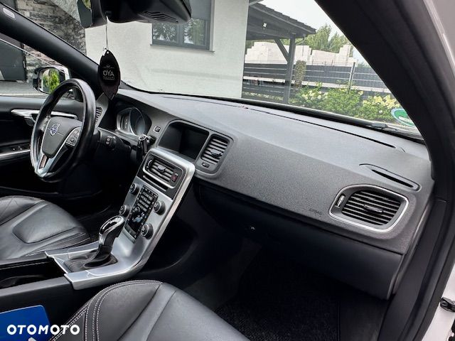 Volvo V60 D4 Geartronic Summum - 9