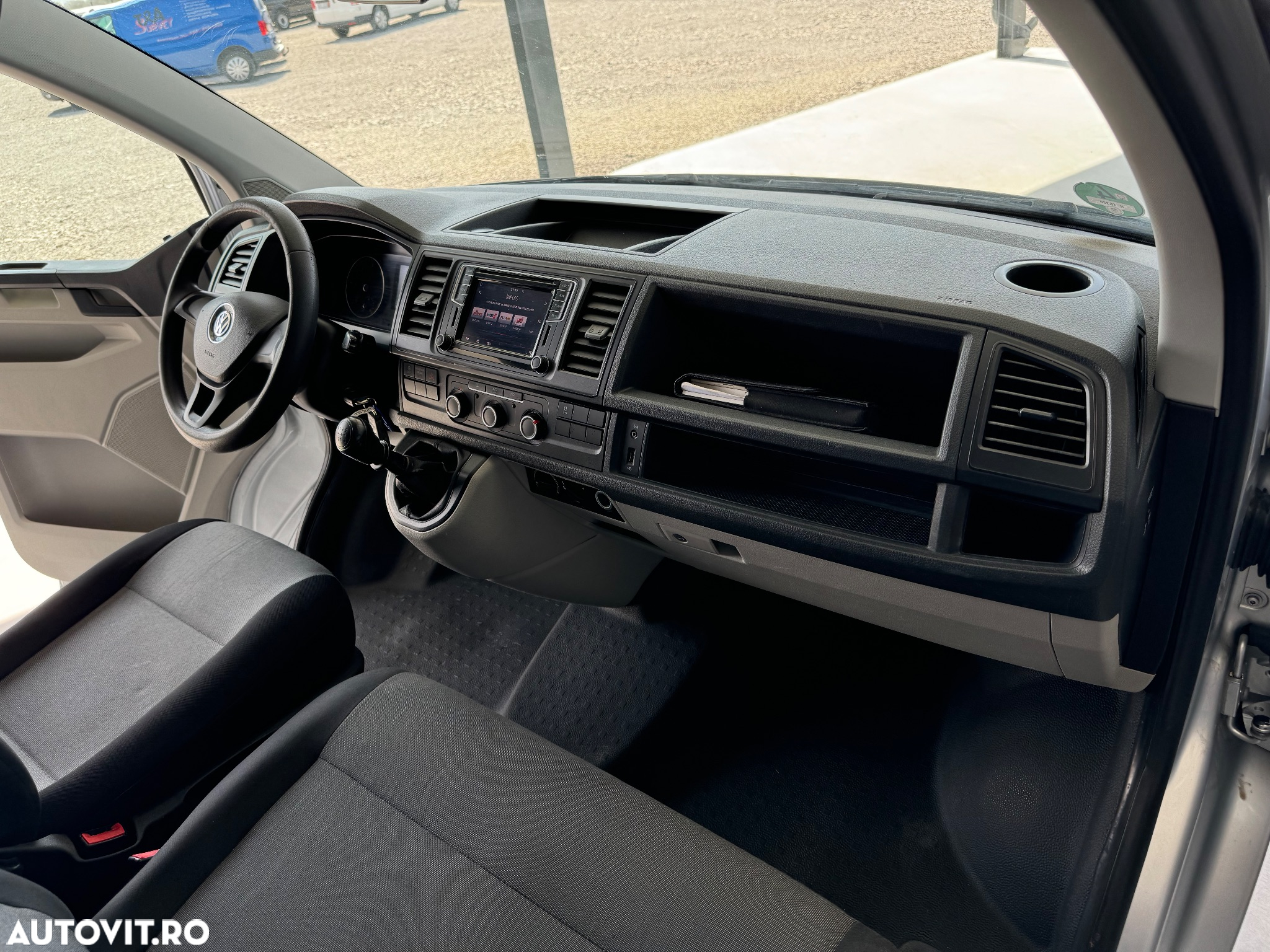 Volkswagen Transporter - 9