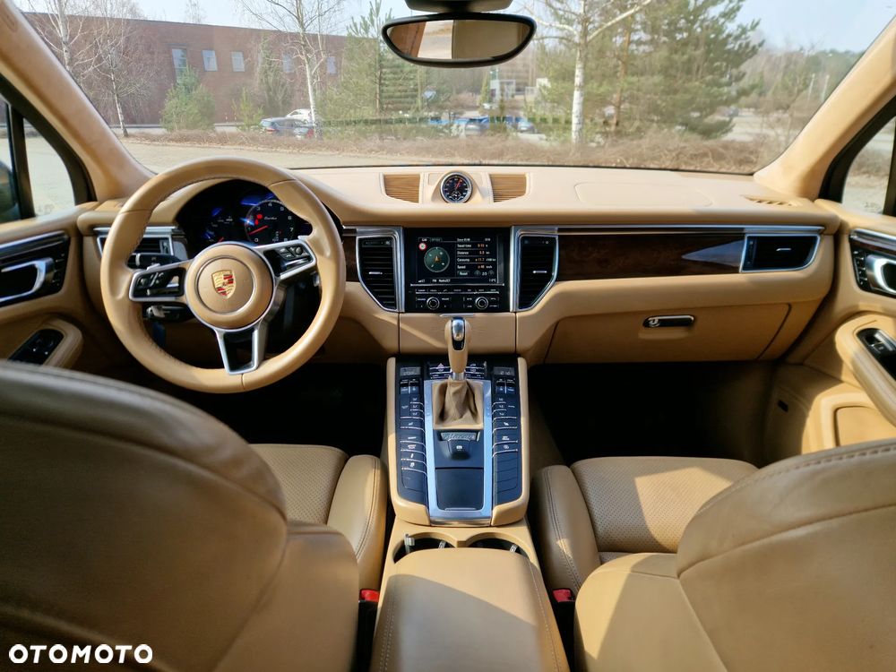 Porsche Macan - 25