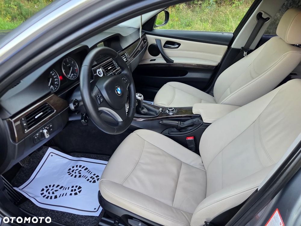 BMW Seria 3 318d - 12