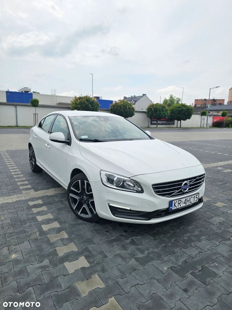 Volvo S60 T3 Drive-E Momentum - 17