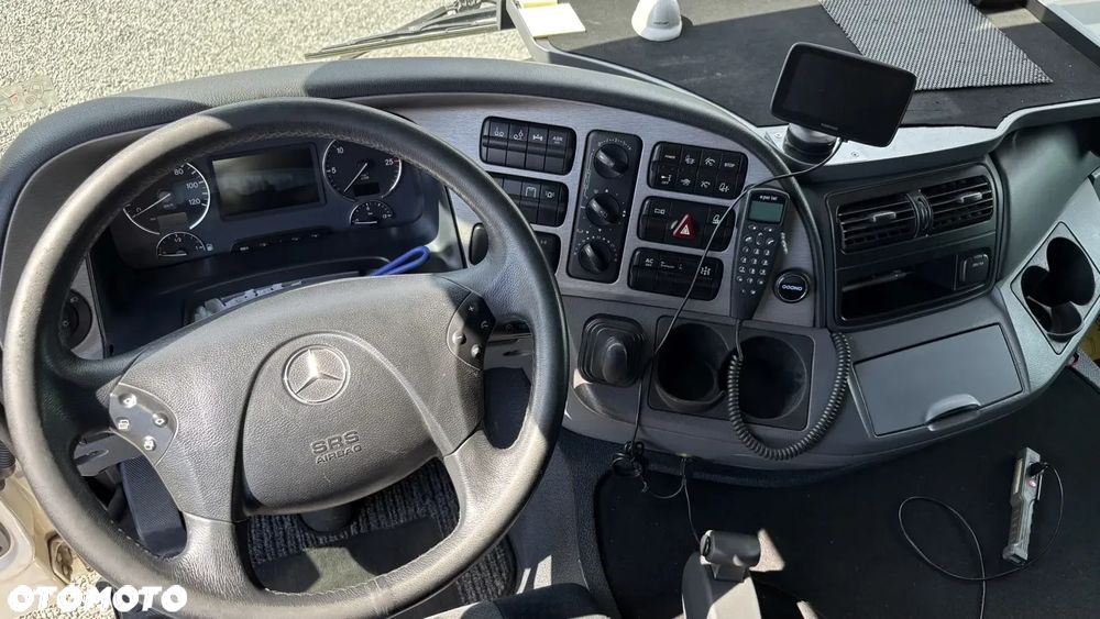 Mercedes-Benz 2548 - 9