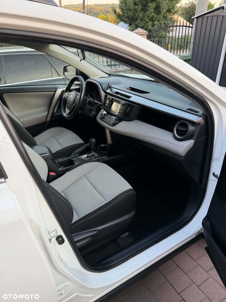 Toyota RAV4 - 6