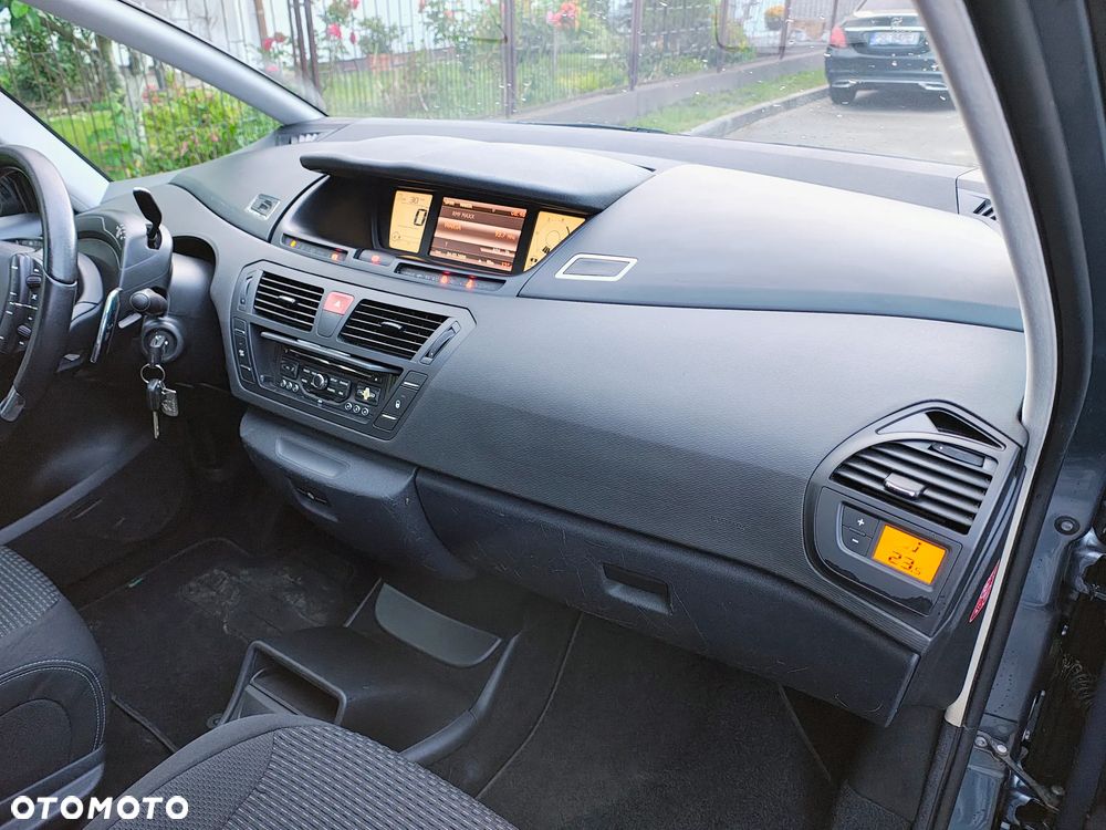Citroën C4 Picasso 2.0 HDi FAP Exclusive - 24