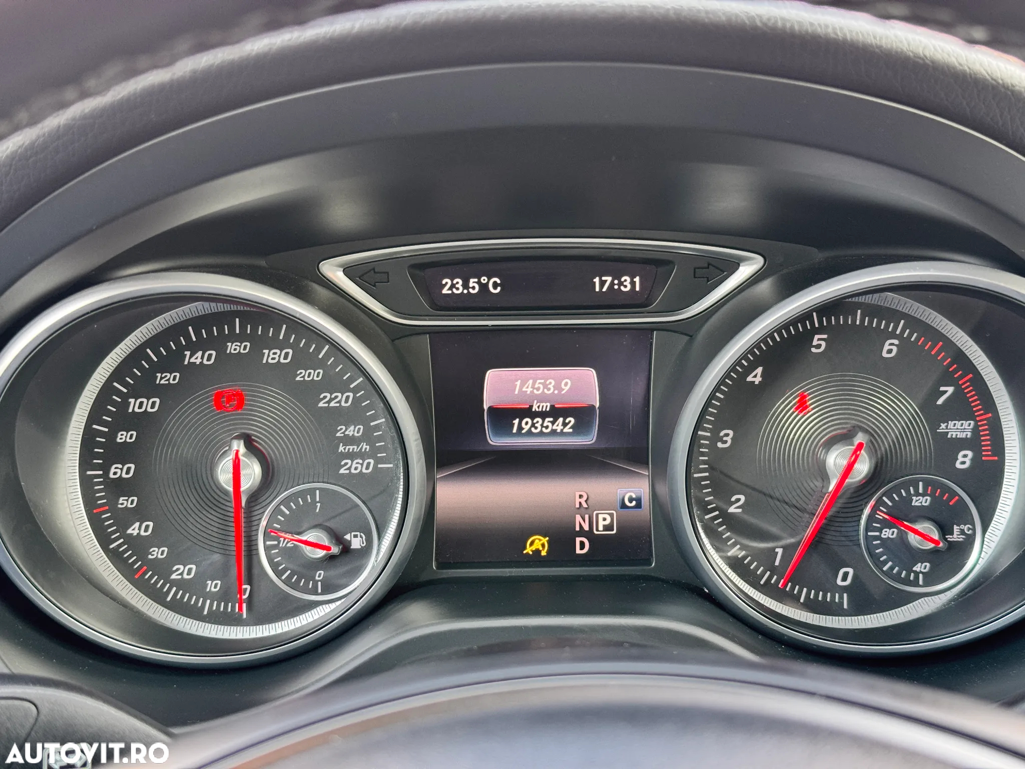 Mercedes-Benz CLA - 16