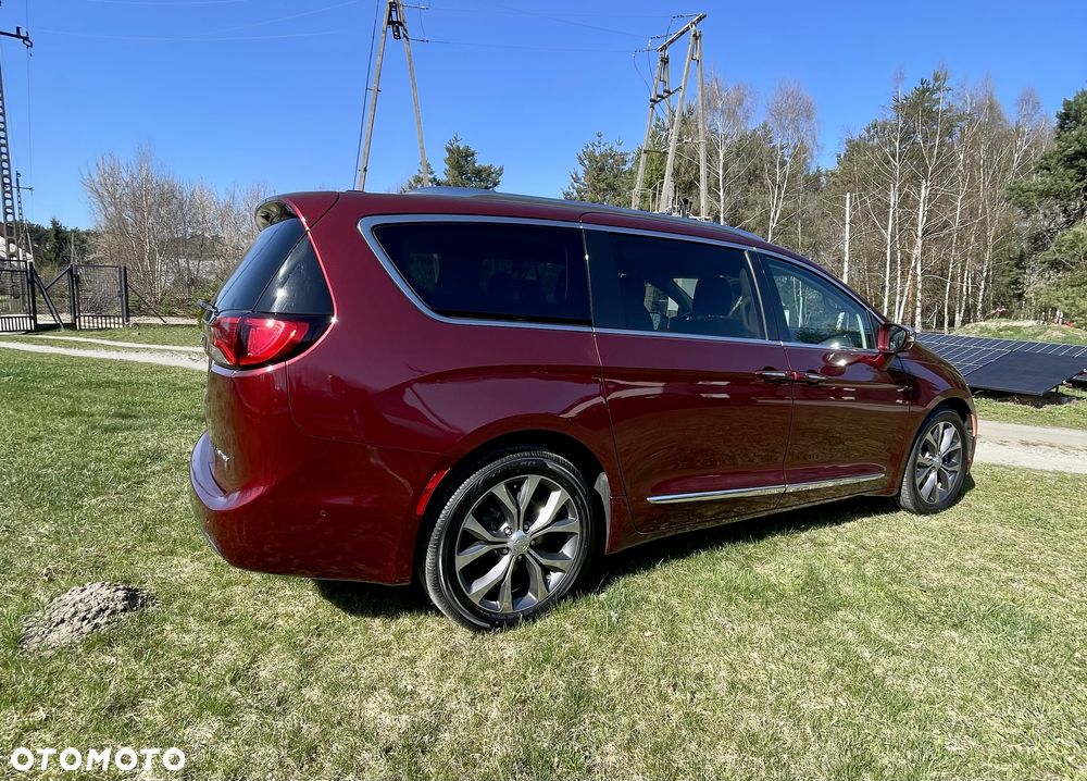 Chrysler Pacifica - 3