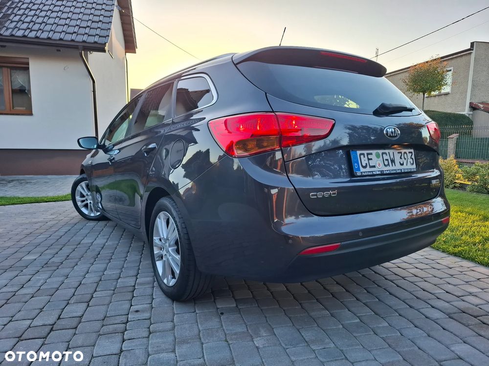 Kia Ceed - 37