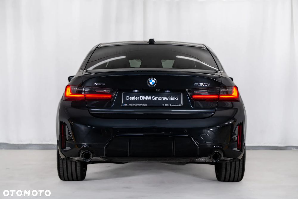 BMW Seria 3 330i xDrive M Sport - 10