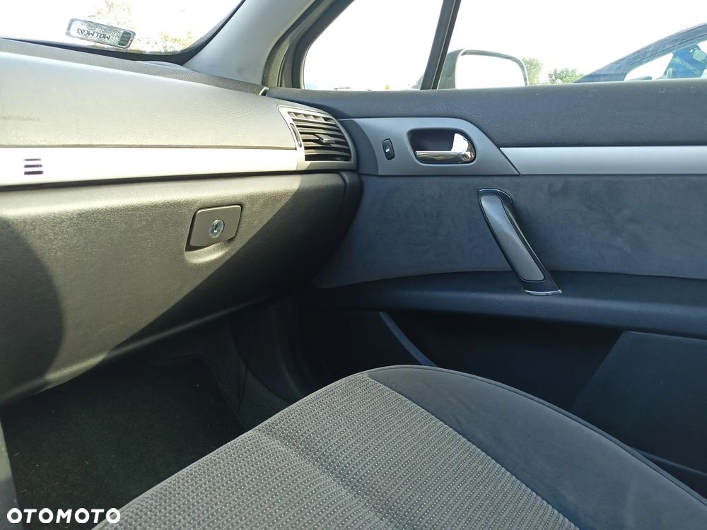 Peugeot 407 - 12