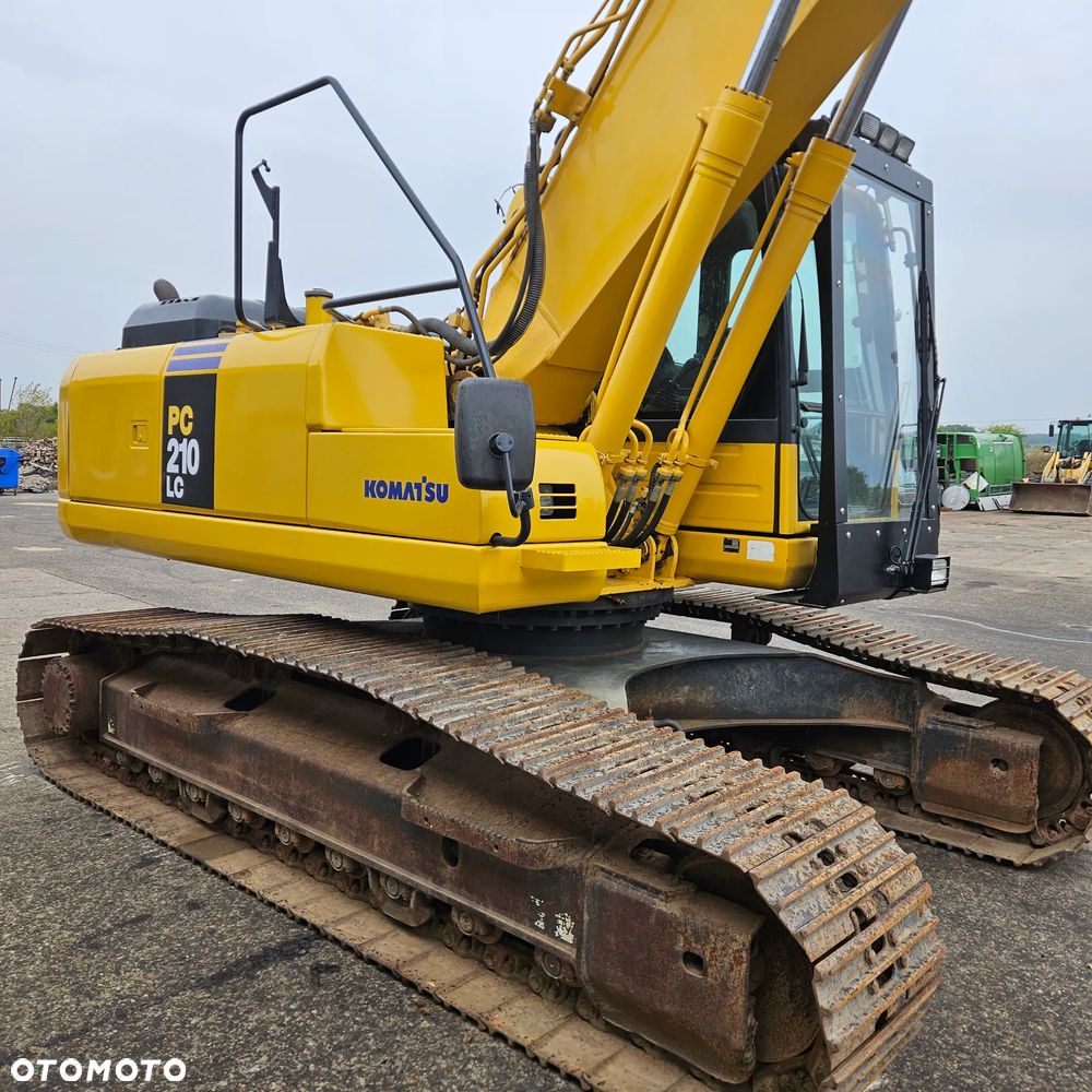 Komatsu PC210 - 4