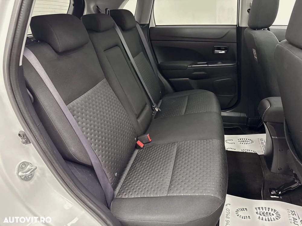 Mitsubishi ASX 1.8 DI-D 4WD Instyle - 17