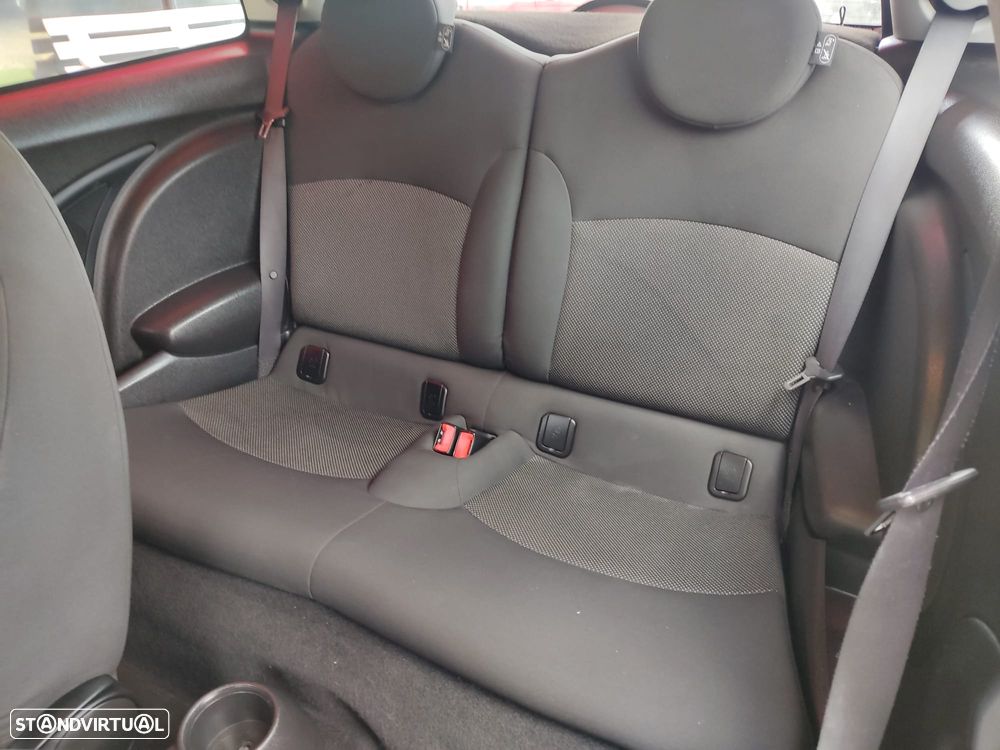 MINI 3 Portas Cooper D - 13