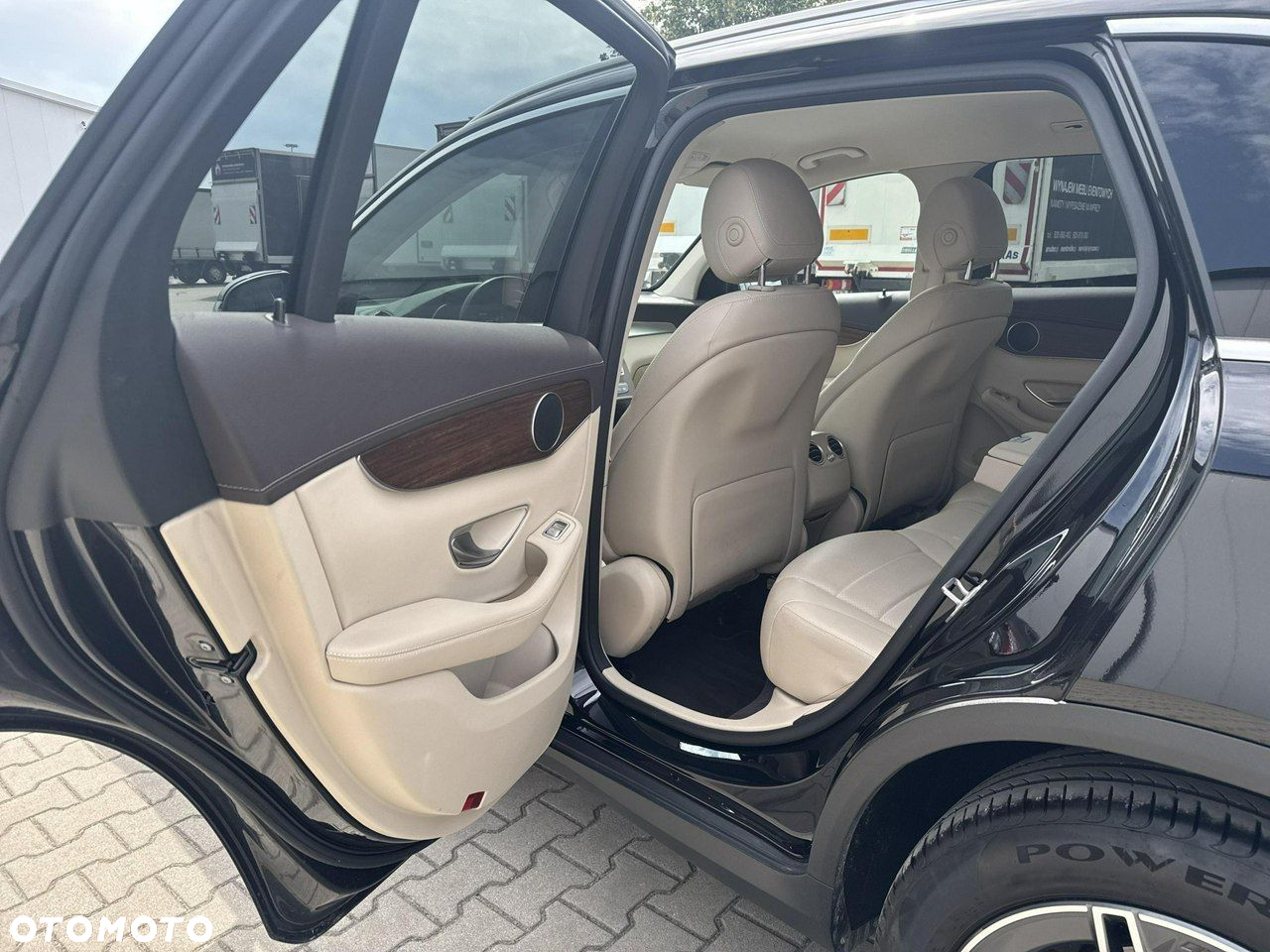 Mercedes-Benz GLC - 14