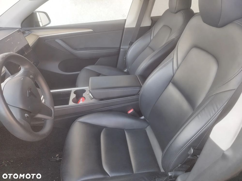 Tesla Model Y Standard - 2