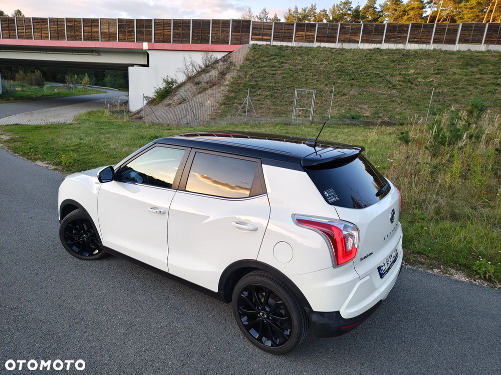 SsangYong/KGM Tivoli e-XGi 160 2WD Black+White - 9
