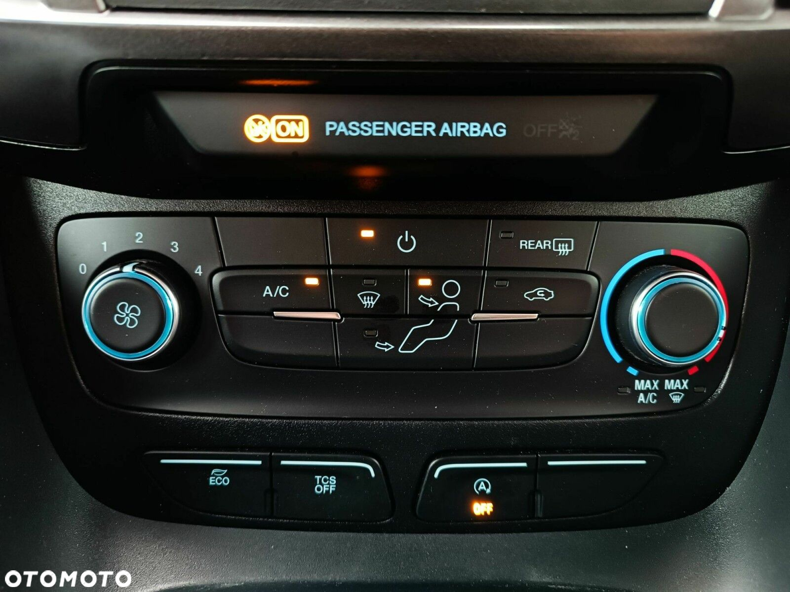 Ford Tourneo Connect 1.5 EcoBlue Trend PowerShift - 27