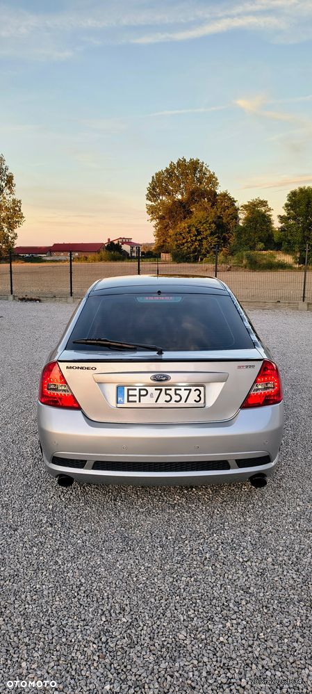 Ford Mondeo 3.0 V6 ST 220 - 6
