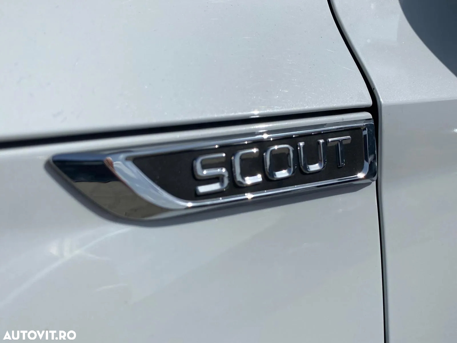 Skoda Octavia Combi 2.0 TDI DSG 4X4 Scout - 8