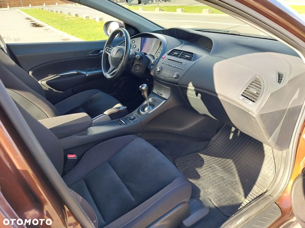 Honda Civic 1.8 Sport - 12