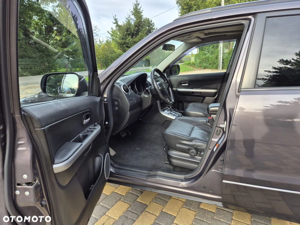 Suzuki Grand Vitara 2.4 De Luxe - 20