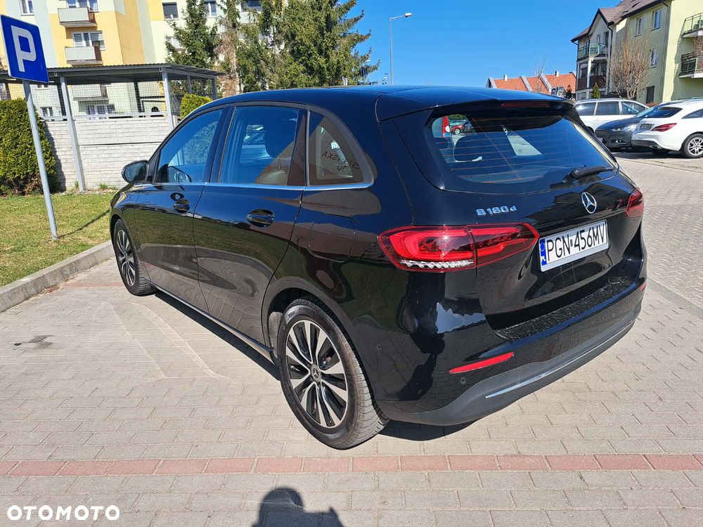 Mercedes-Benz Klasa B 180 d 8G-DCT - 4