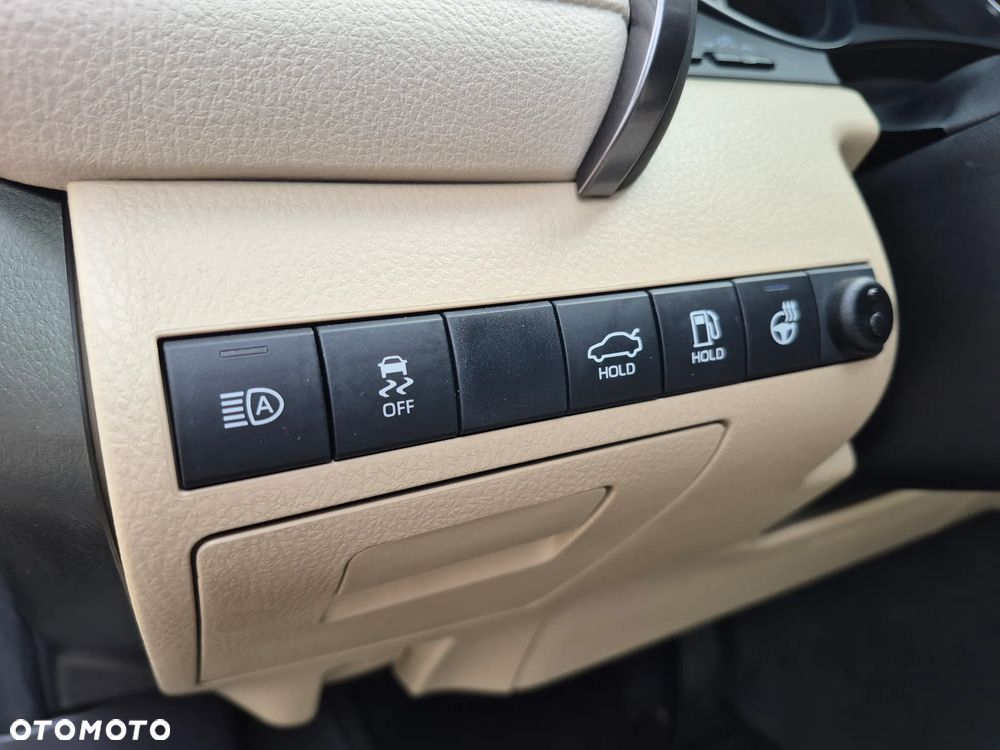 Toyota Camry 2.5 Hybrid Executive CVT - 20