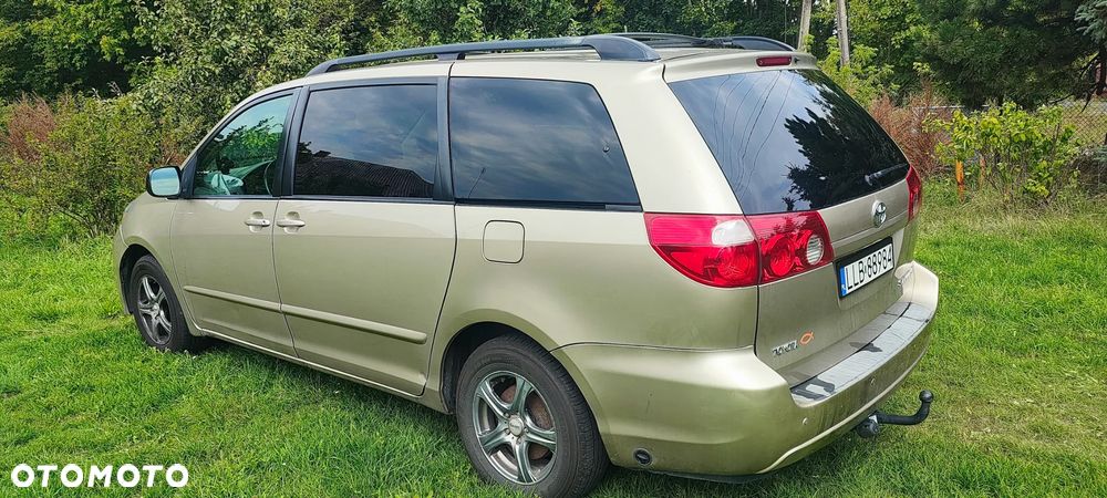 Toyota Sienna - 3