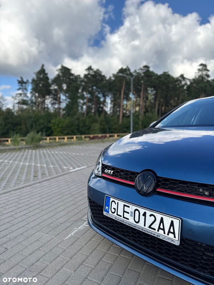 Volkswagen Golf - 14