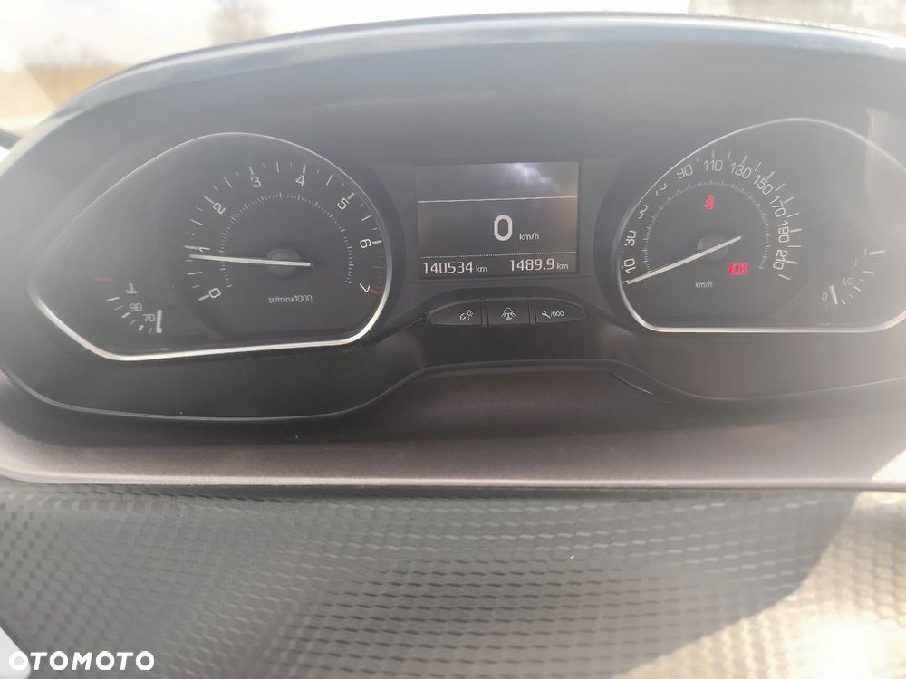 Peugeot 2008 1.6 VTi Allure - 16