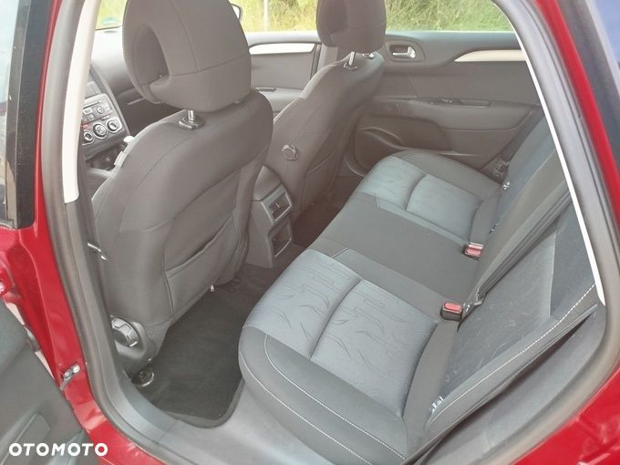 Citroën C4 VTi 120 90 Jahre - 9