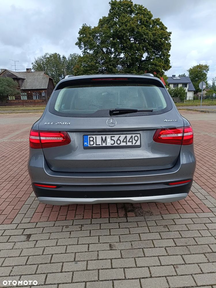 Mercedes-Benz GLC 250 d 4-Matic - 4