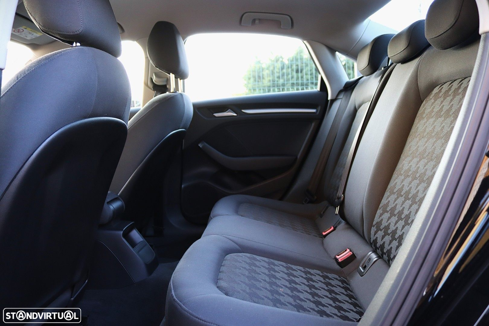 Audi A3 Limousine 1.6 TDI Advance S tronic - 24
