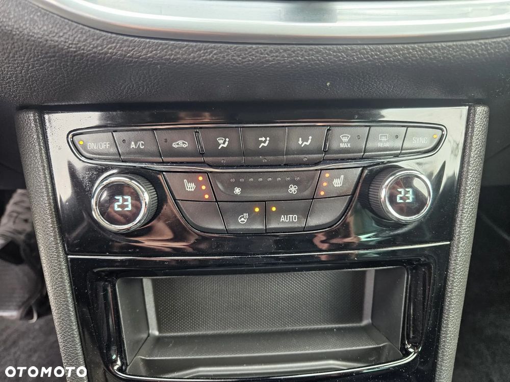 Opel Astra 1.4 Turbo Start/Stop Innovation - 28