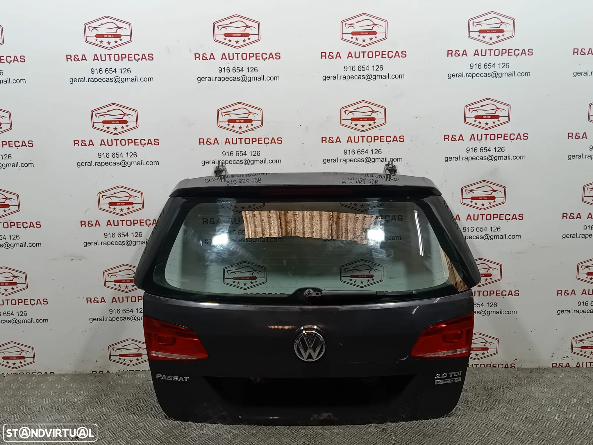 Tampa Porta Mala VW Passat B7 Avant Original - 2