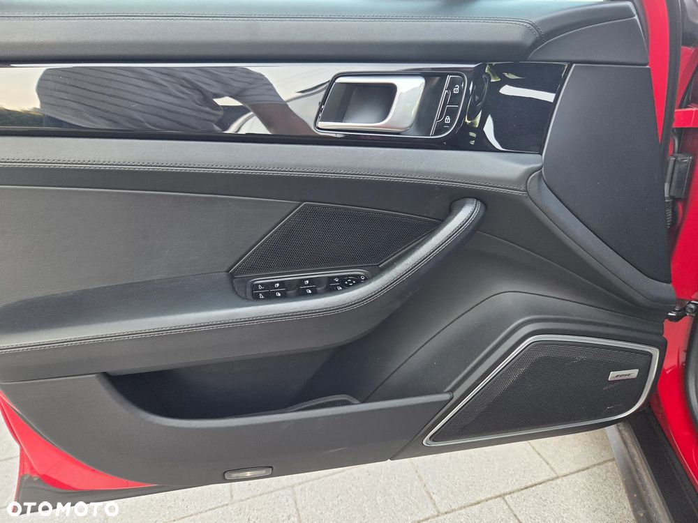 Porsche Panamera 4 - 12