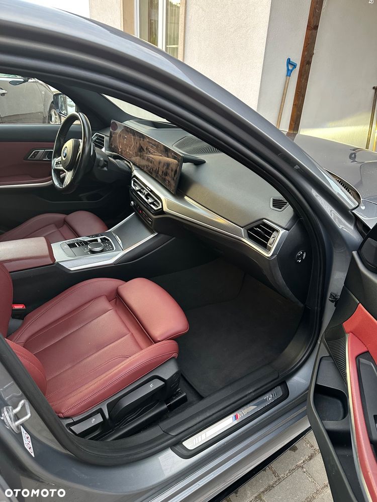 BMW Seria 3 318i M Sport - 33