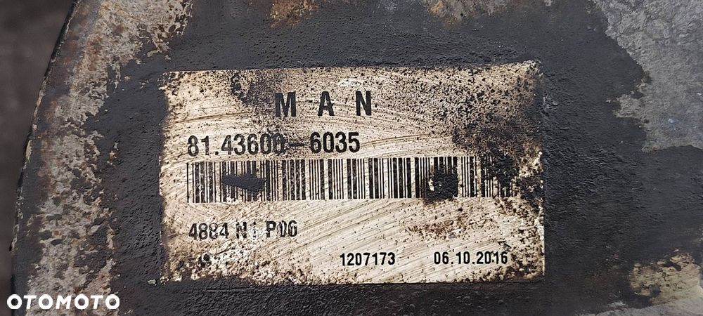 PODUSZKA TYŁ MAN TGX 18.440 - 6