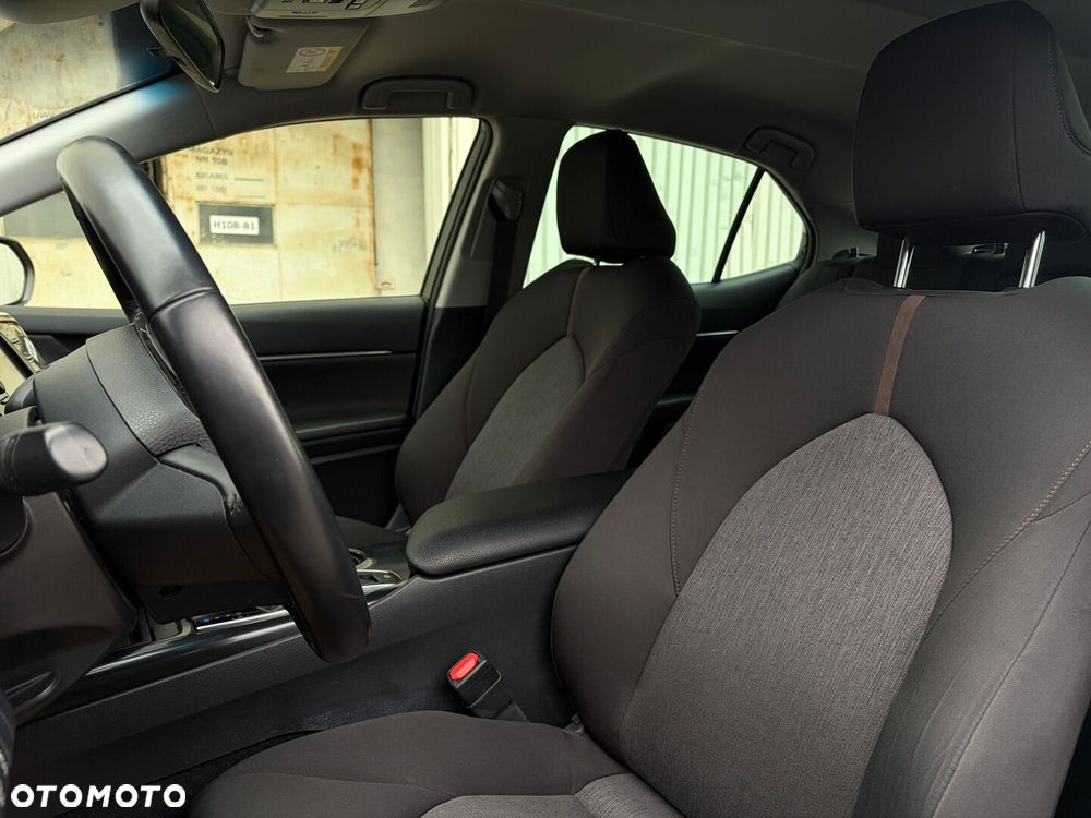 Toyota Camry 2.5 Hybrid Comfort CVT - 35