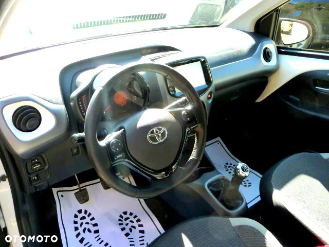 Toyota Aygo 1.0 VVT-i Color Edition - 11