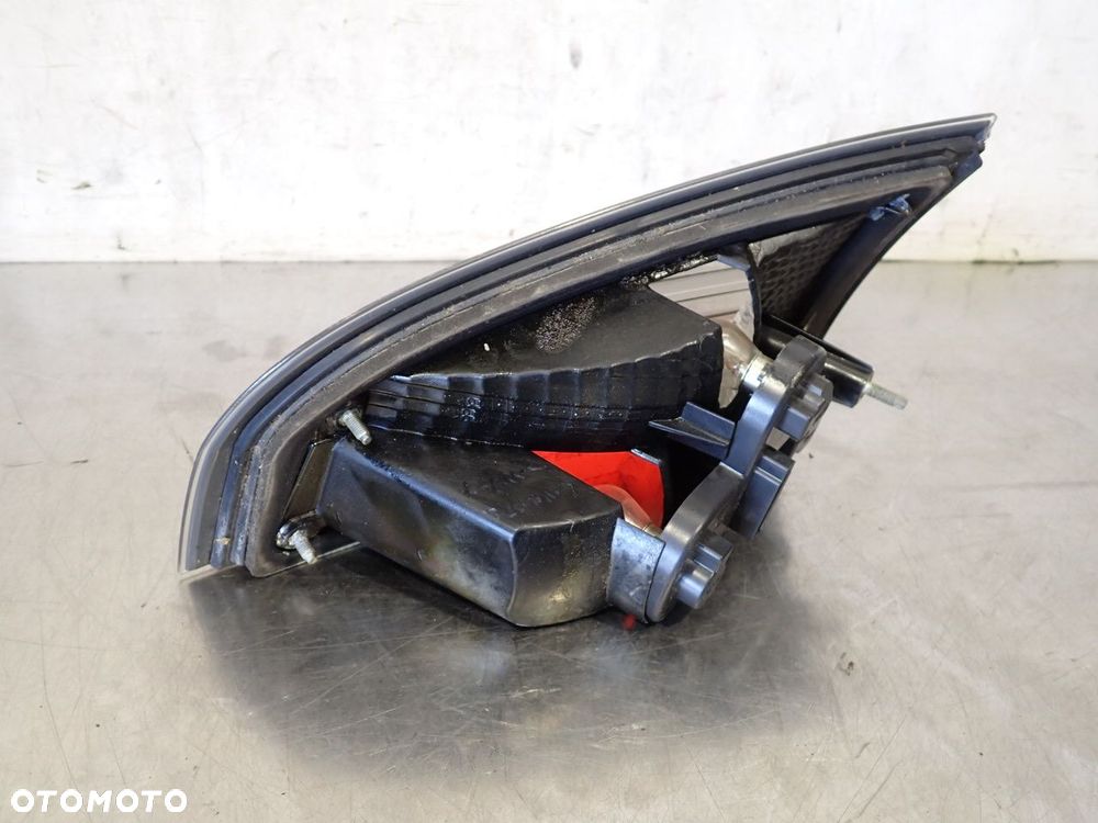 LAMPA LEWA TYLNA W KLAPIE FORD S-MAX - 5