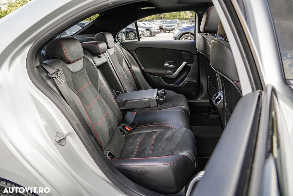 Mercedes-Benz A 250 e 8G-DCT AMG Line - 17