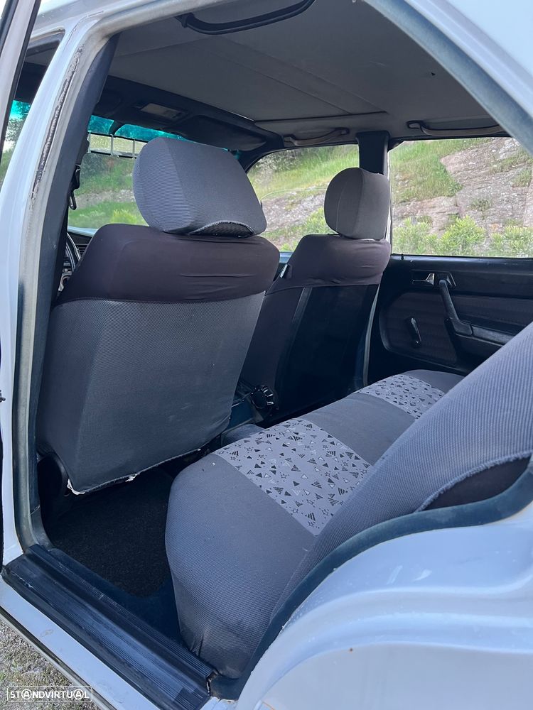 Mercedes-Benz W201 (1982-1993) 190 D 2.0 - 8