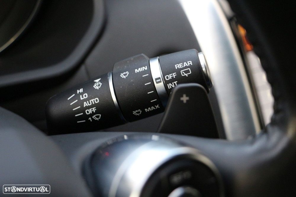 Land Rover Discovery 2.0 SD4 HSE Luxury Auto - 27