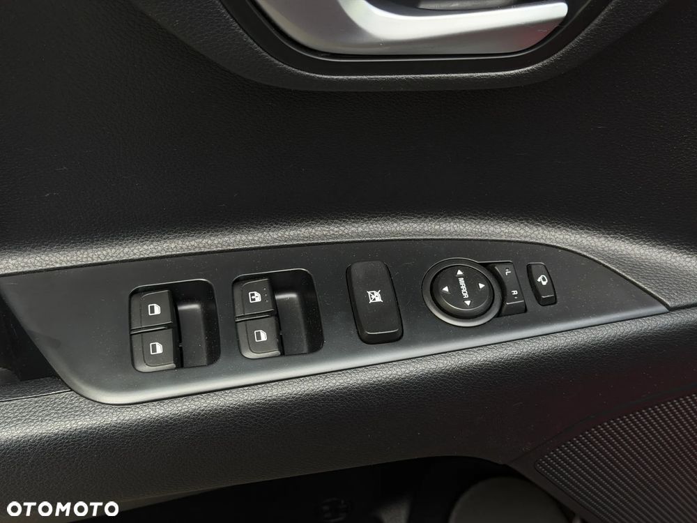 Kia Stonic - 23