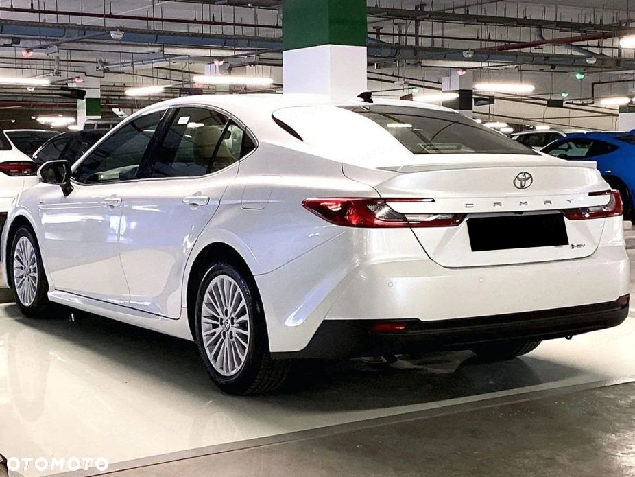 Toyota Camry - 3